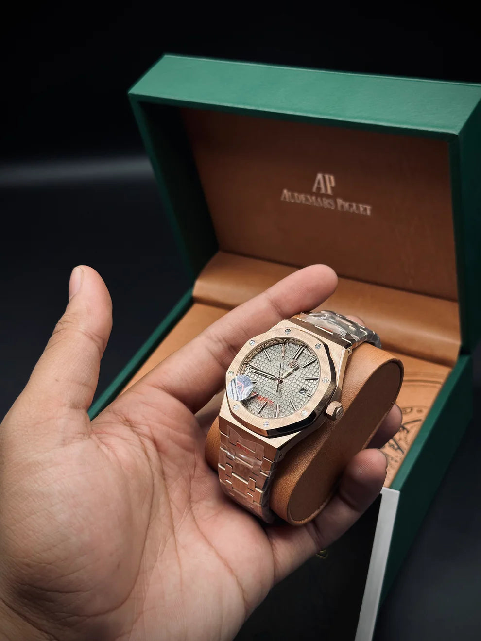 Audemars Piguet Royal-Oak Master AAA. Copy
