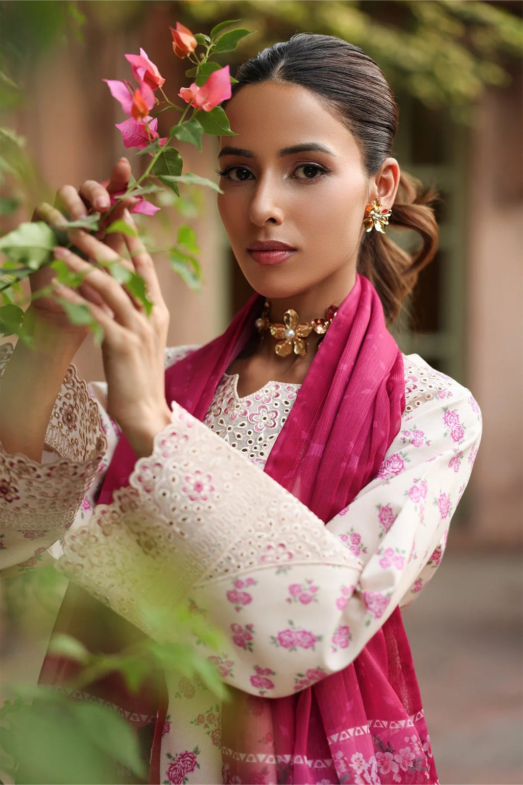Alizeh Fashion Levana Embroidered Lawn Unstitched 3Pc Suit AF-EPL-7047-LZAAN