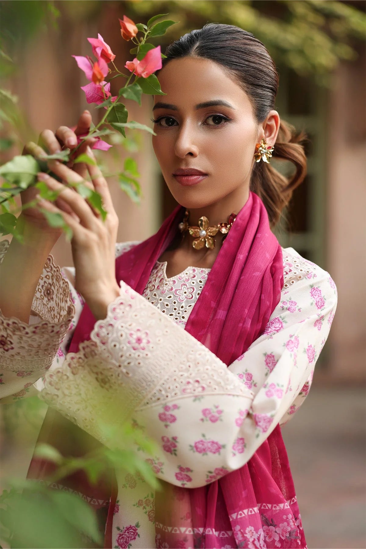 Alizeh Fashion Levana Embroidered Lawn Unstitched 3Pc Suit AF-EPL-7047-LZAAN