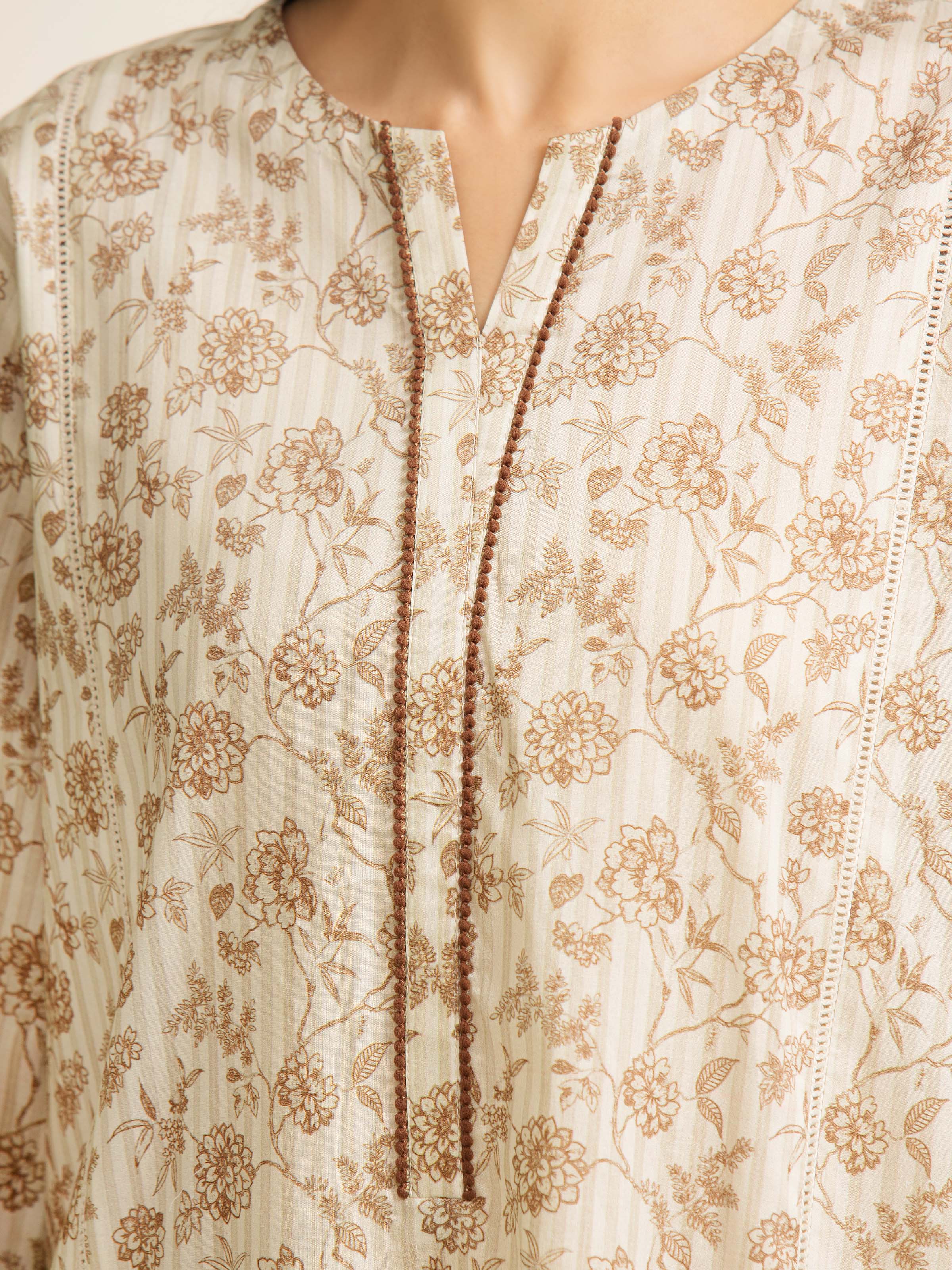 edenrobe Allure Lawn Unstitched Printed 3Pc Suit EWU5A1-35098