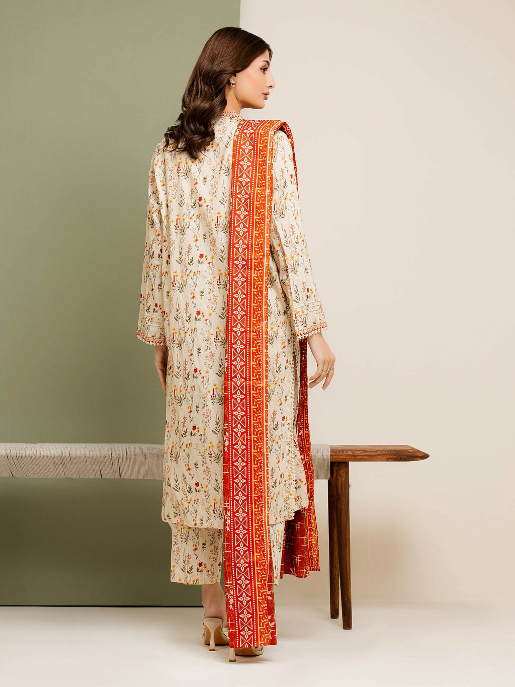edenrobe Allure Lawn Unstitched Printed 3Pc Suit EWU5A1-35115