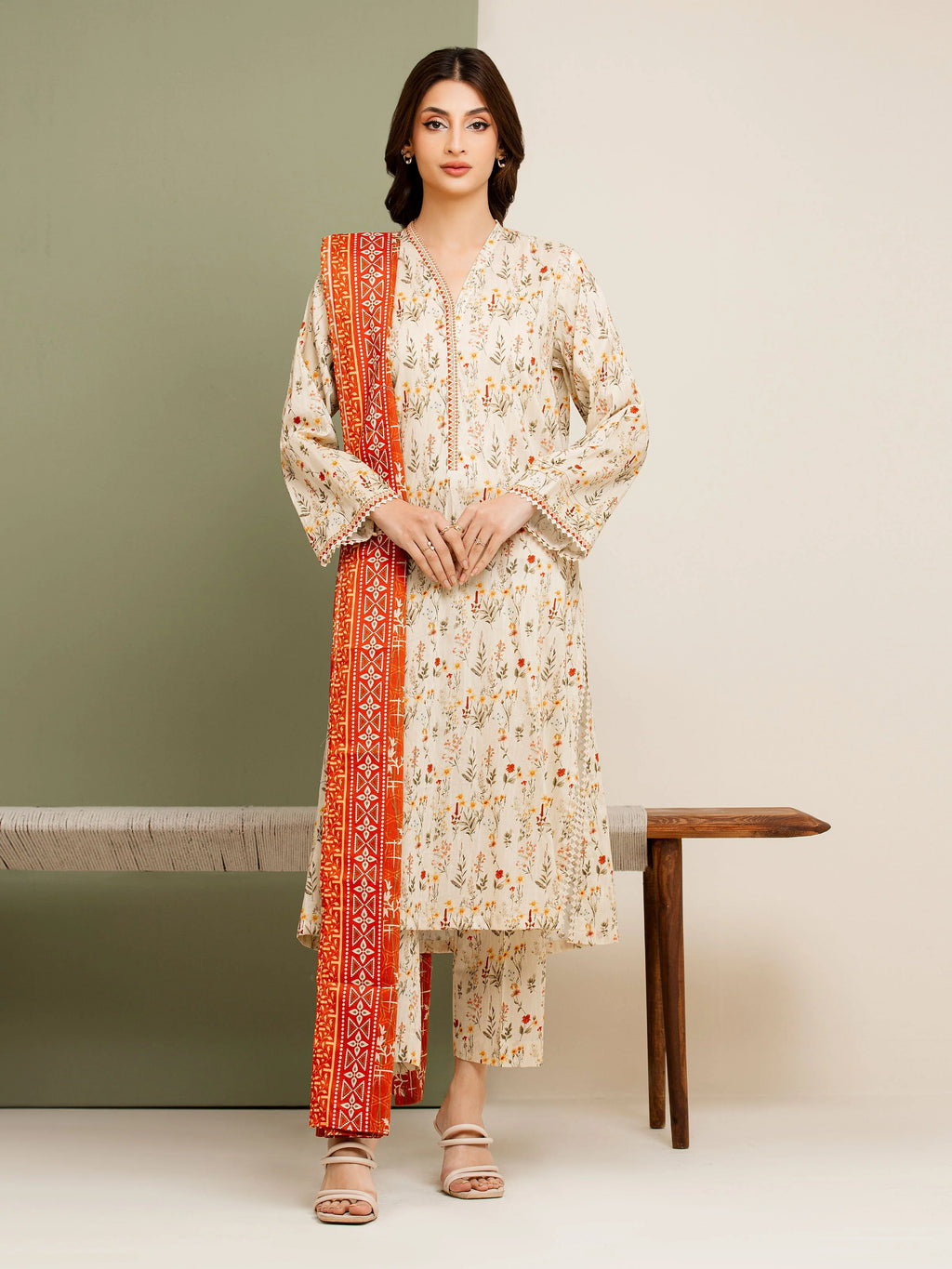 edenrobe Allure Lawn Unstitched Printed 3Pc Suit EWU5A1-35115