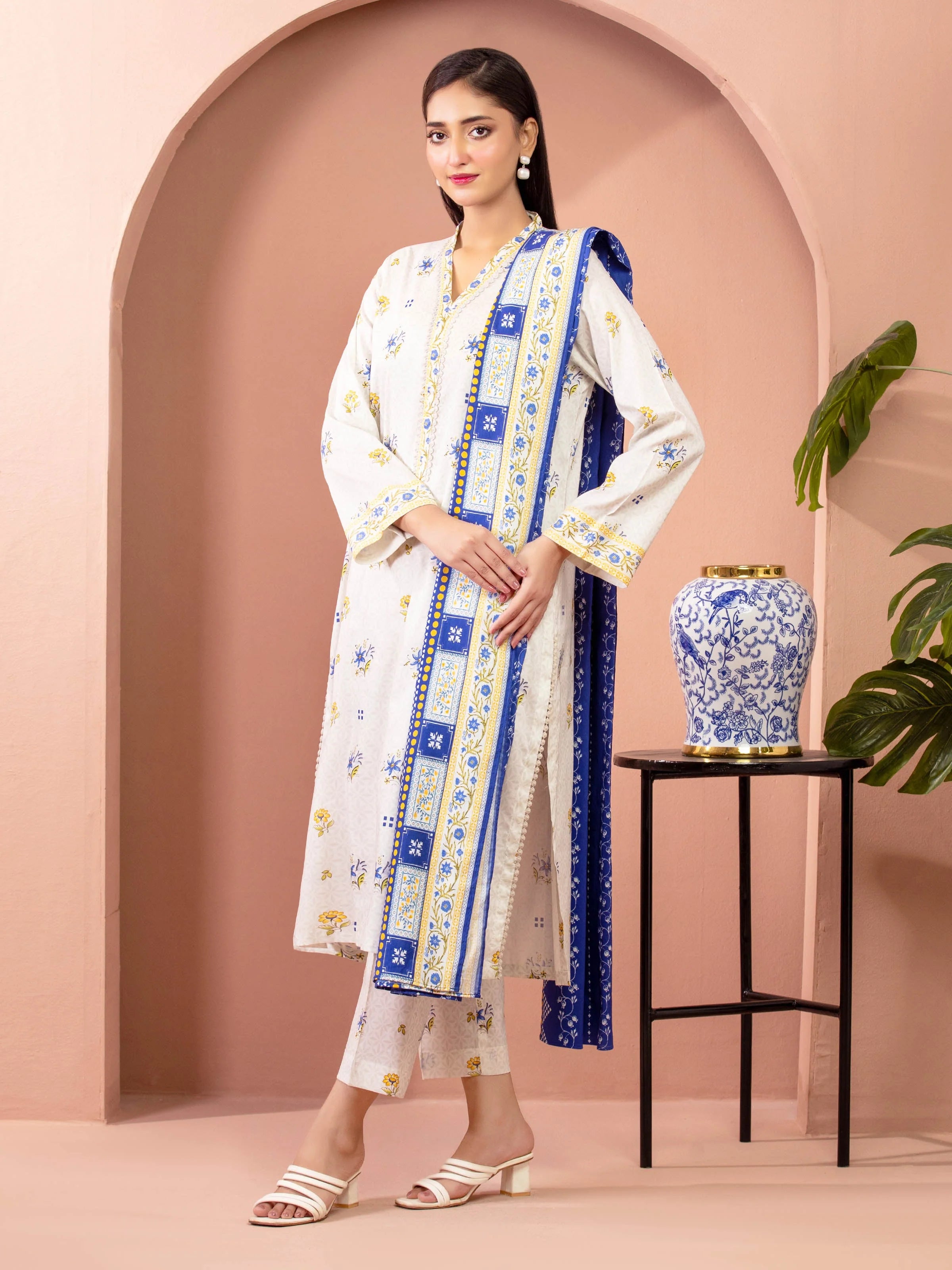 edenrobe Allure Lawn Unstitched Printed 3Pc Suit EWU5A1-35612
