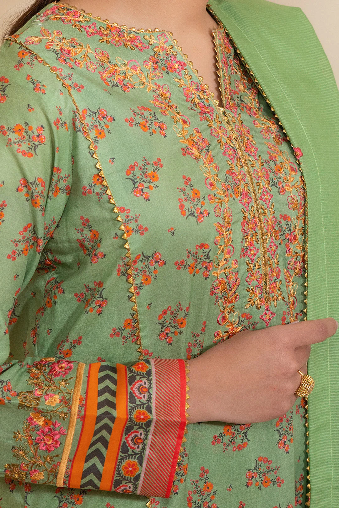 Zellbury Summer Embroidered Lawn Unstitched 3Pc Suit WUS25E30207